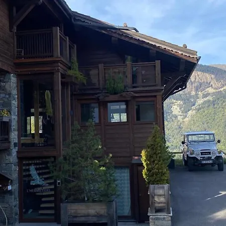 Chalet A Le Praz : Piscine, Room, Billard, 6 Adultes + 2 Enfants, Proche Pistes - Fr-1-568-14 Courchevel